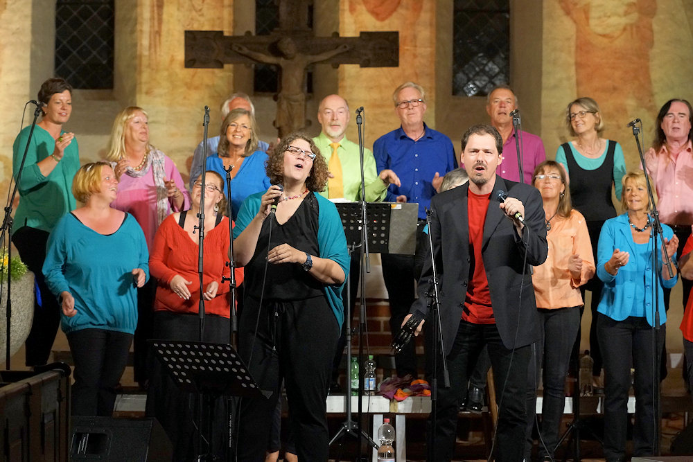 Super Stimmung in der Lübecker St. Martin Kirche. INTAKT und wir gemeinsam auf der Bühne.